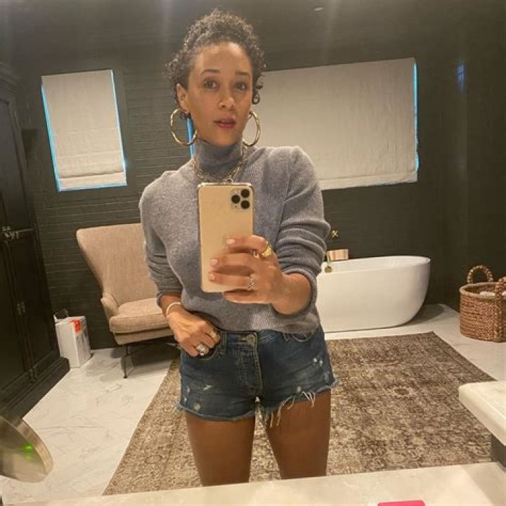 Uncover The Secrets Of Tia Mowry's Miraculous Weight Loss Journey