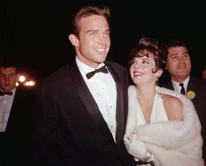 Who Has Warren Beatty Dated? Here’s the “Full” List of His Lovers